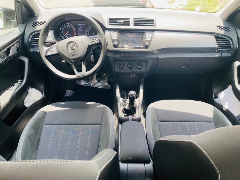 Car image 8