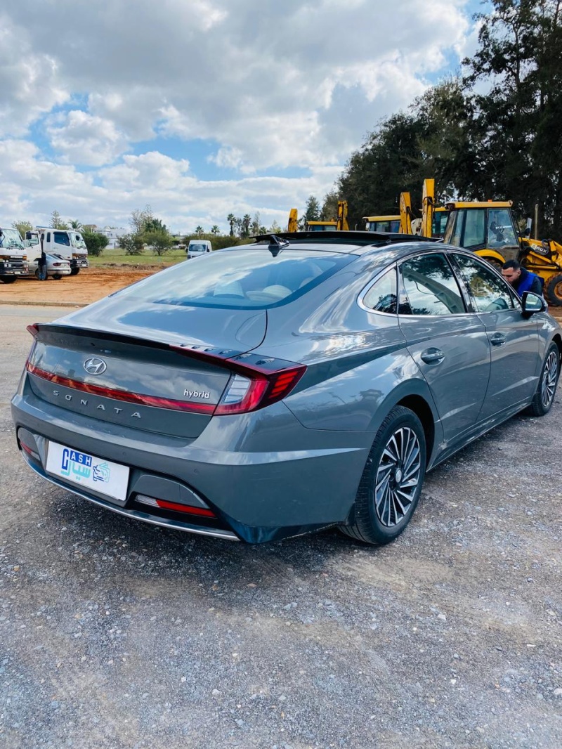 Car image 5