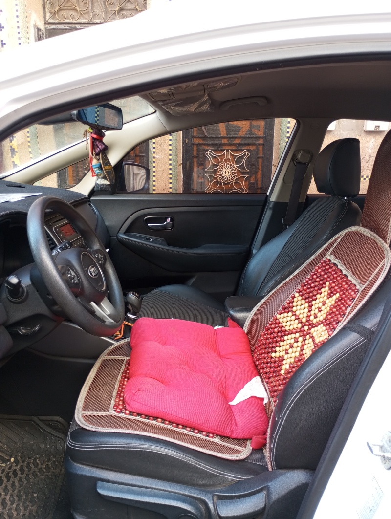 Car image 32