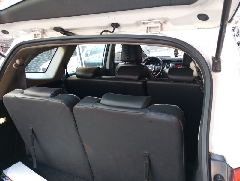 Car image 35