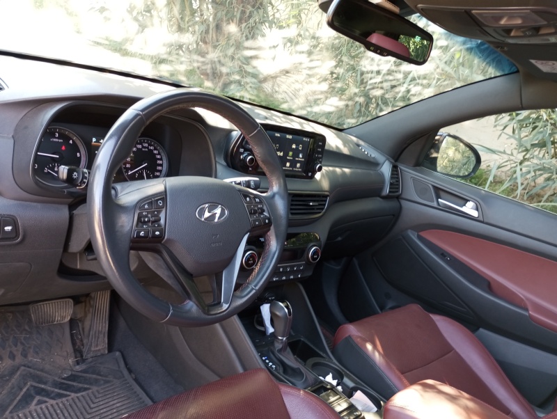 Car image 11