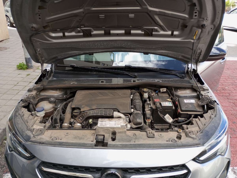 Car image 12