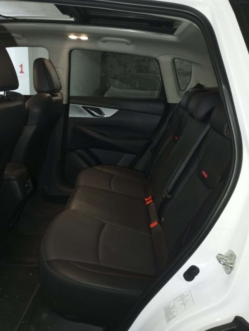 Car image 8