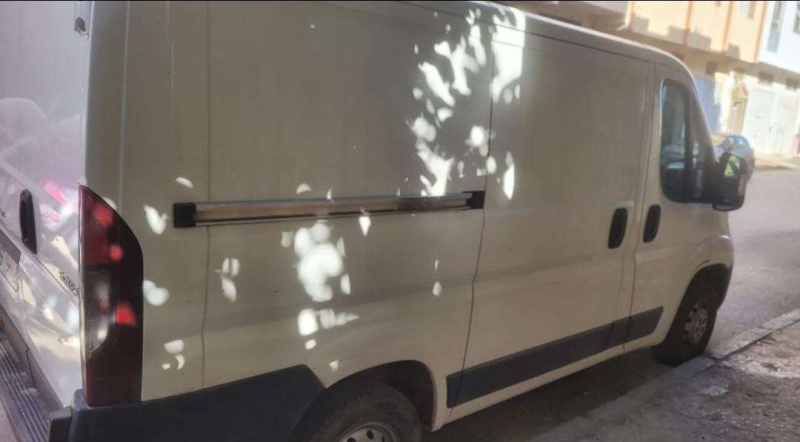 Main car image