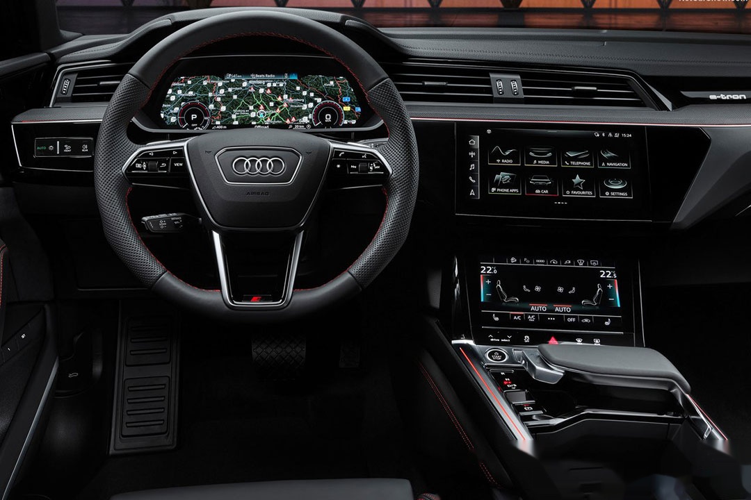 AUDI Q8 Sportback e-tron