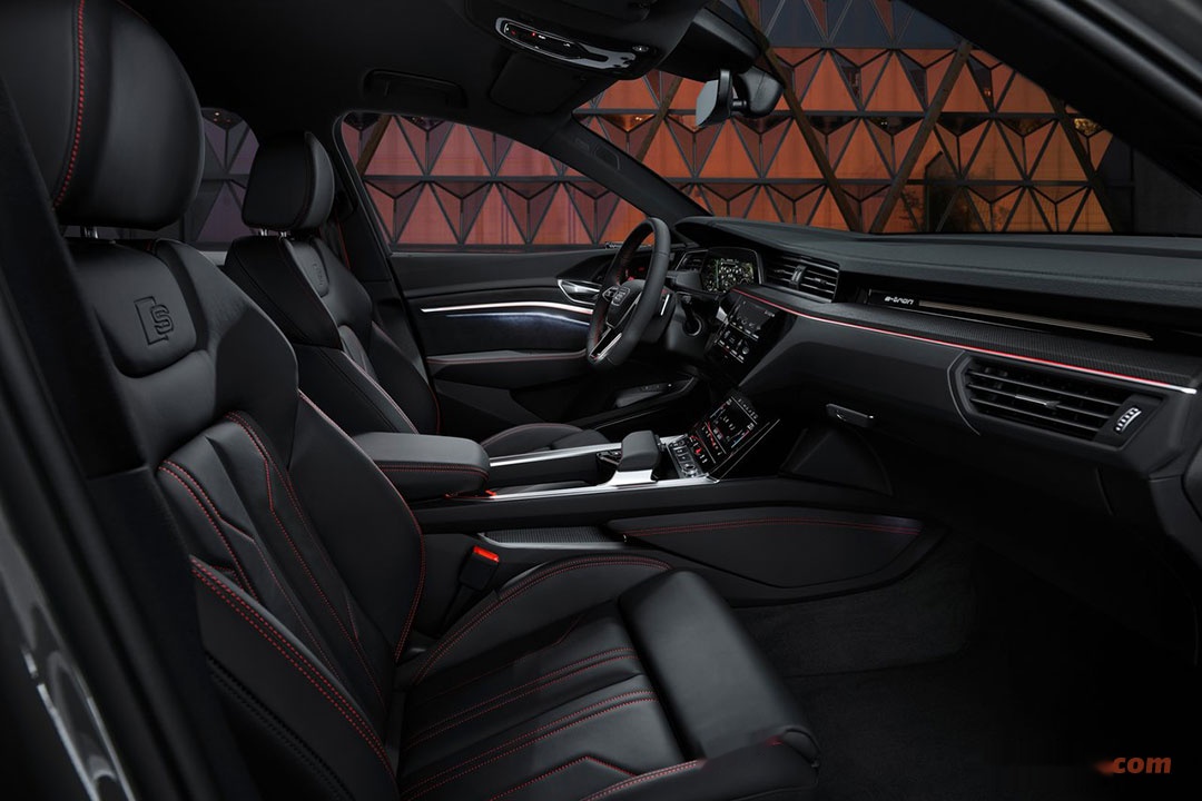 AUDI Q8 Sportback e-tron