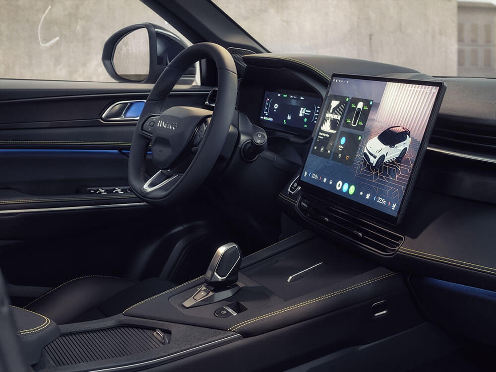 LYNK & CO 01