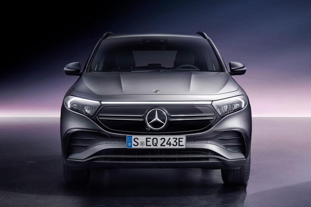 MERCEDES EQA